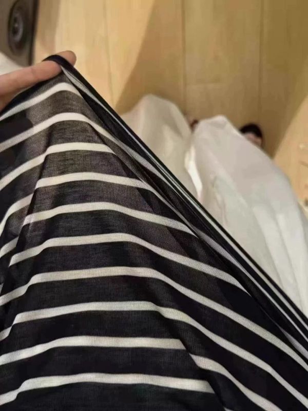條紋綁帶上衣 
