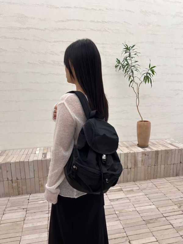 V028.尼龍雙肩後背包 