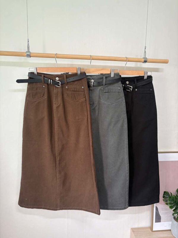 T09.牛仔後開衩裙 