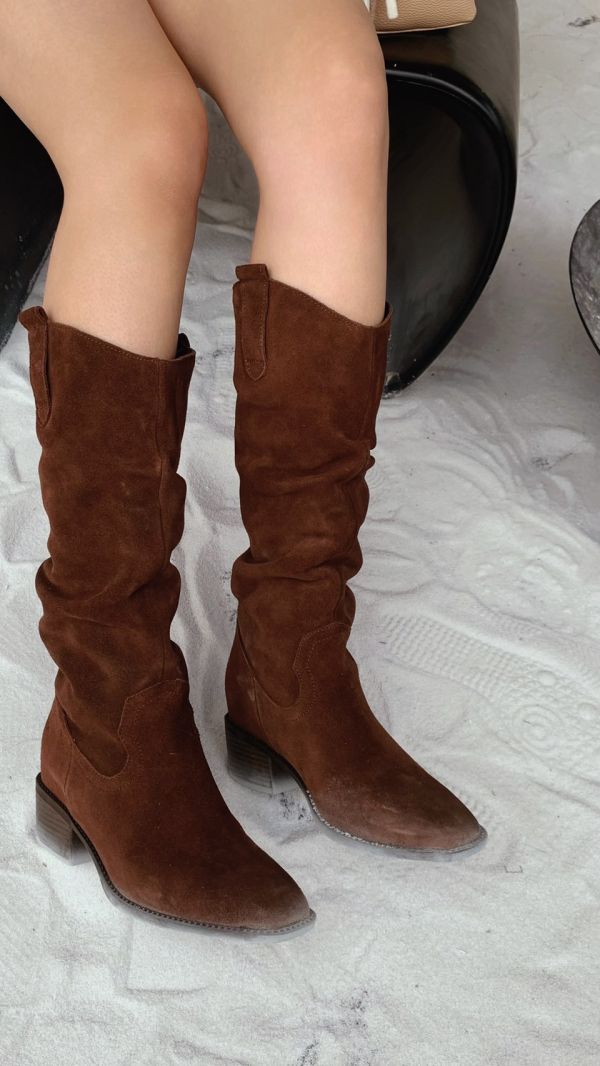 翻毛牛皮皺褶靴 