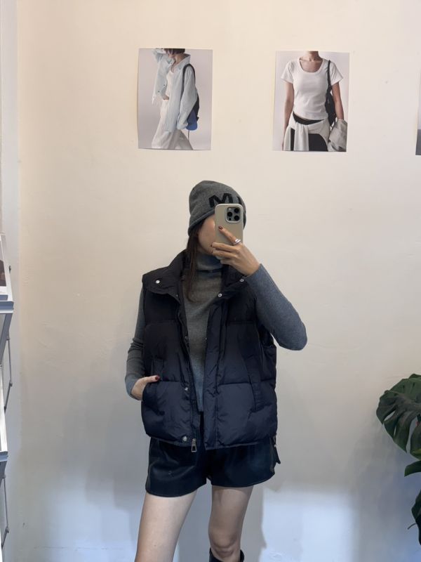 鴨絨背心＋高領打底上衣（黑） 