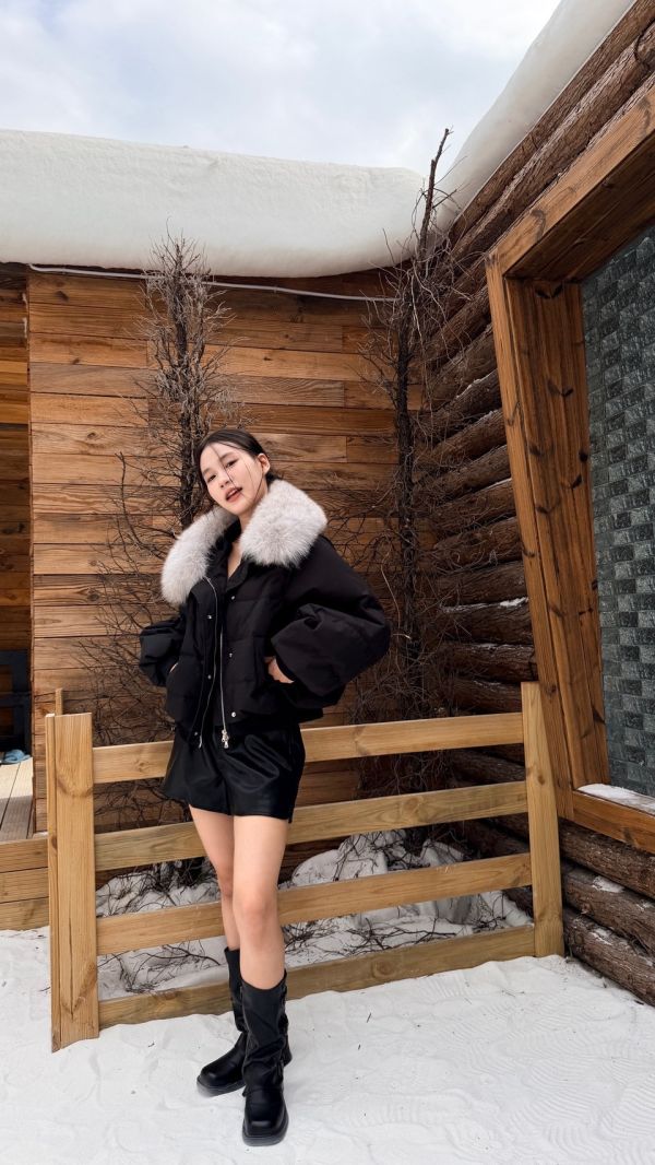 90%鴨絨狐狸毛外套（黑色） 