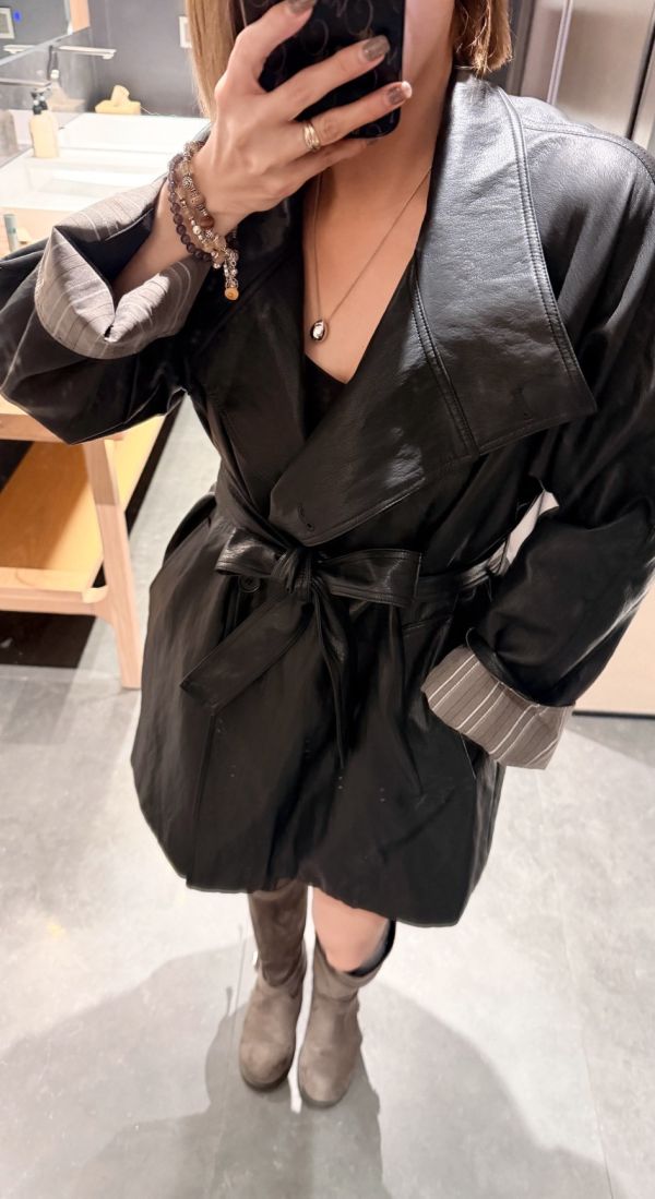 帥氣翻袖皮夾克 