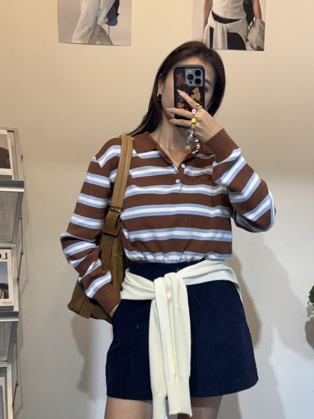 V012.Polo領線條衣 