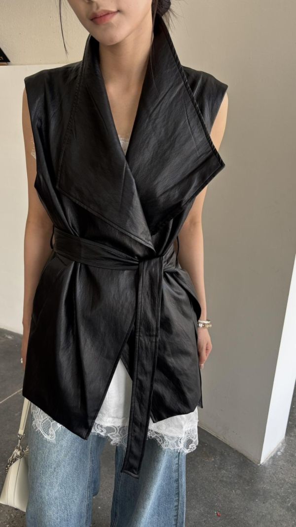 大翻領皮背心（黑色） 