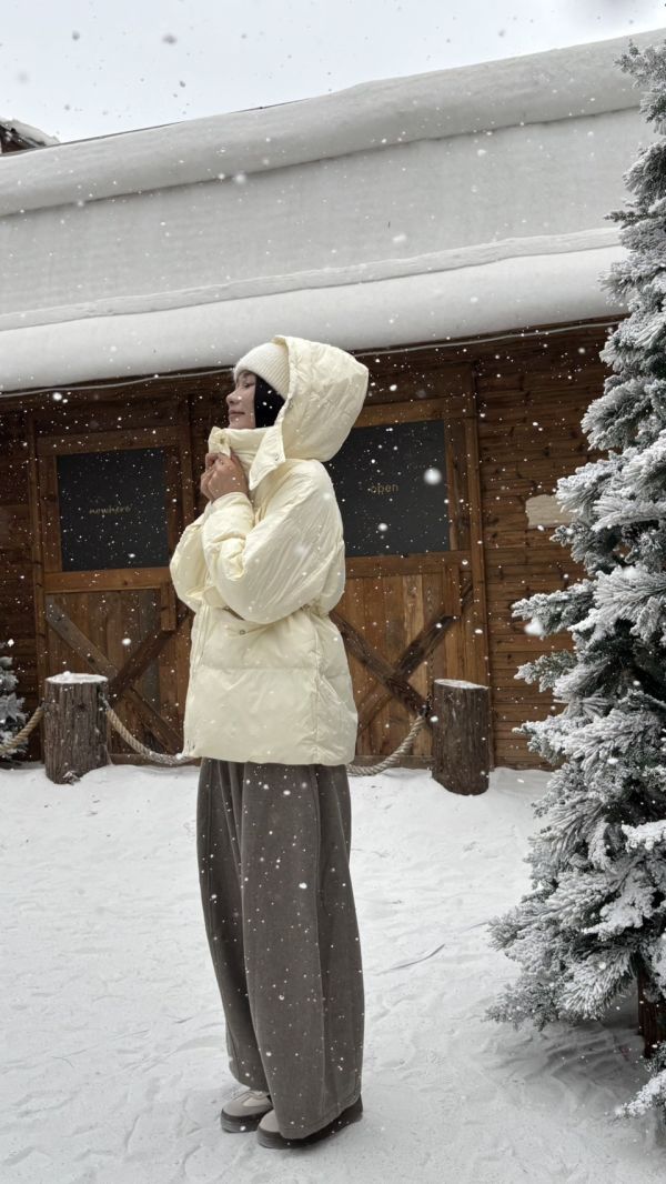 白鴨絨90%縮腰外套 