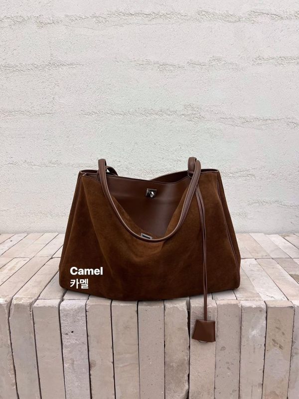 牛皮拼磨砂質感包 