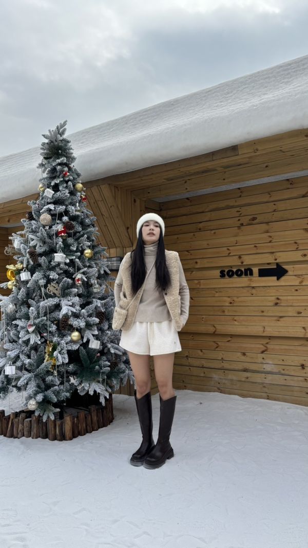 附包Ｑ毛背心＋高領上衣（杏色） 