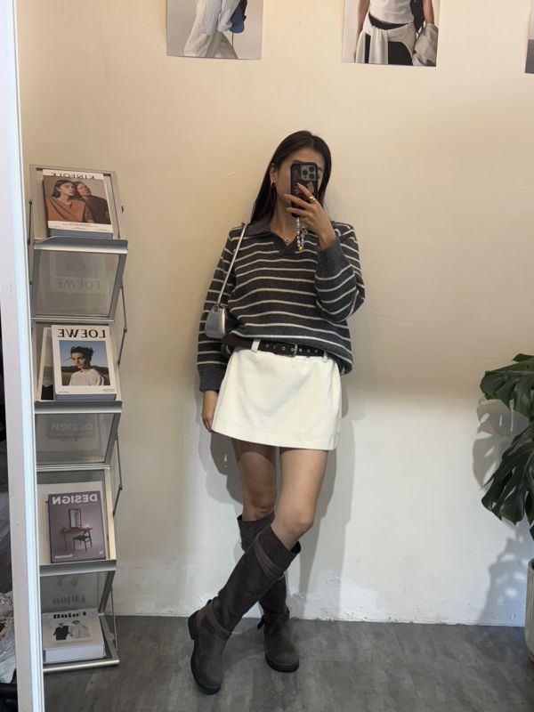 T08.Ｖ領條紋針織衣 