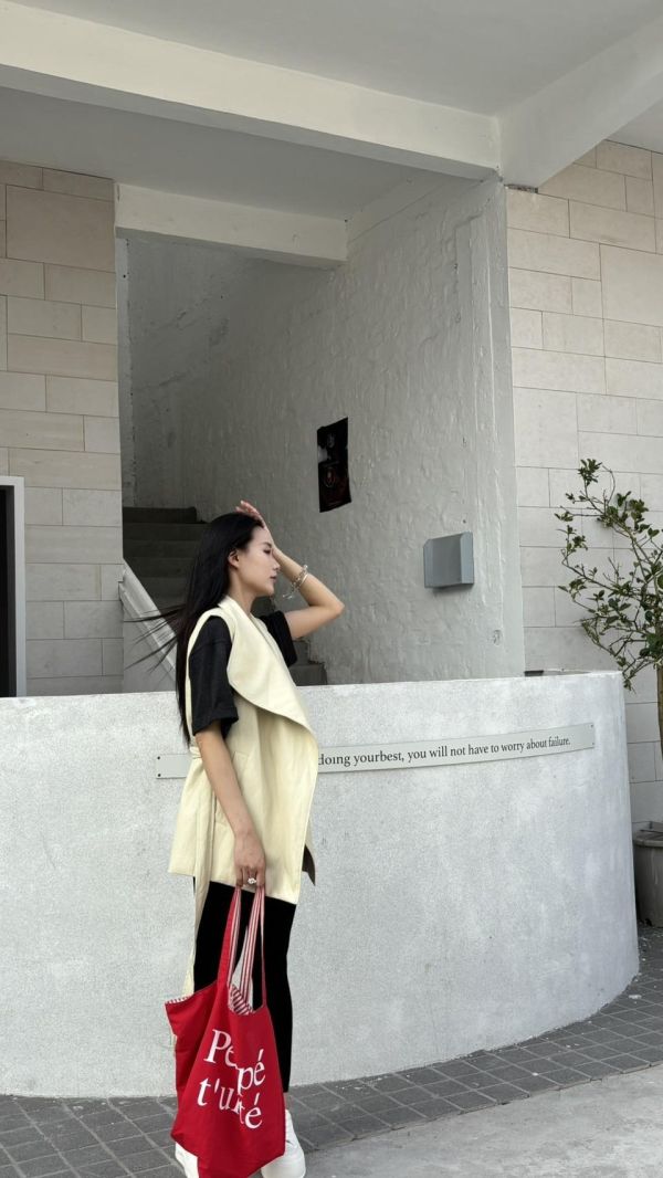 大翻領皮背心（杏色） 