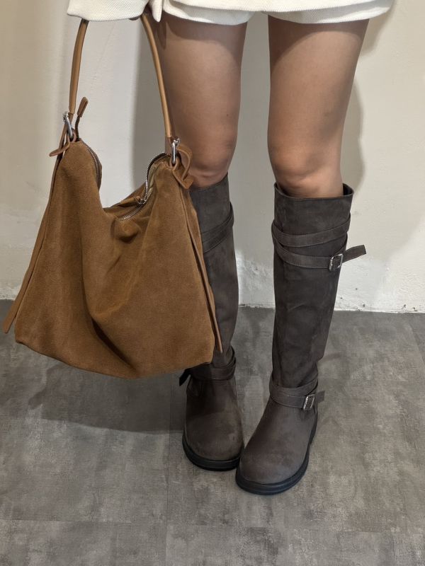 V021.牛皮麂皮單肩斜跨包 