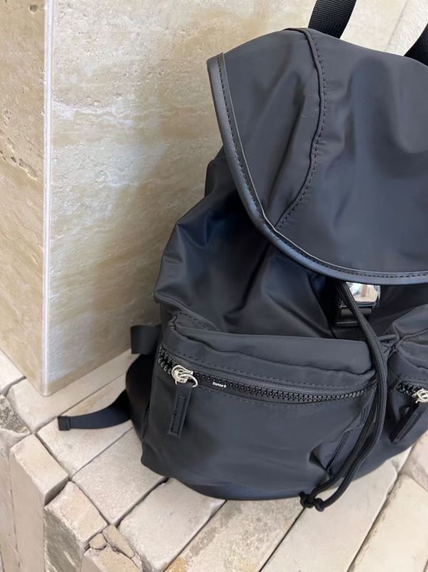 V028.尼龍雙肩後背包 