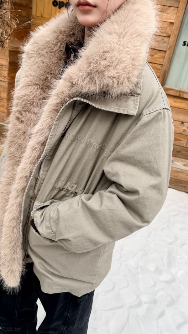 羽絨軍外套（卡其色） 