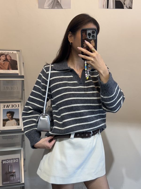 T08.Ｖ領條紋針織衣 