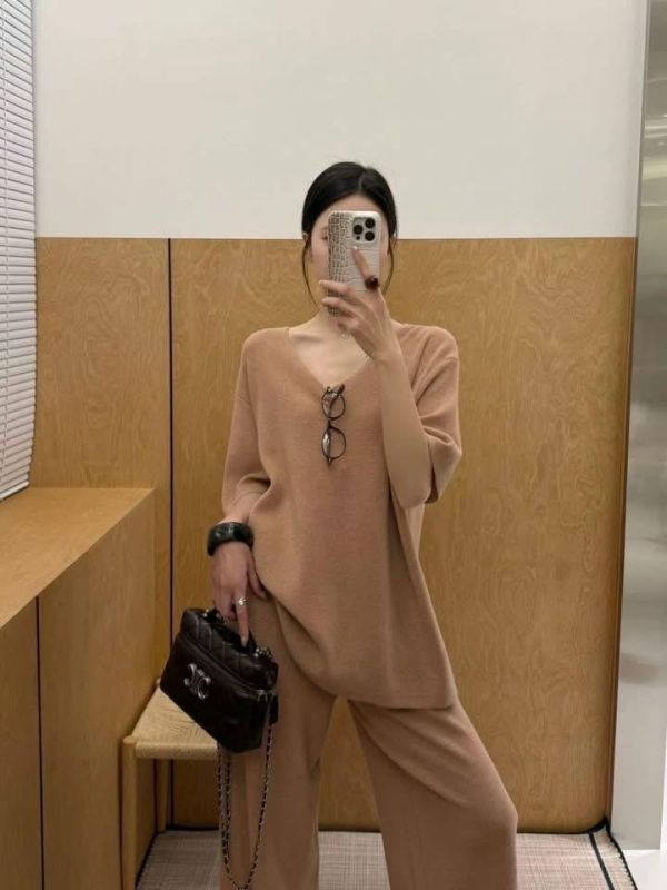 V領顯瘦薄針織套裝 