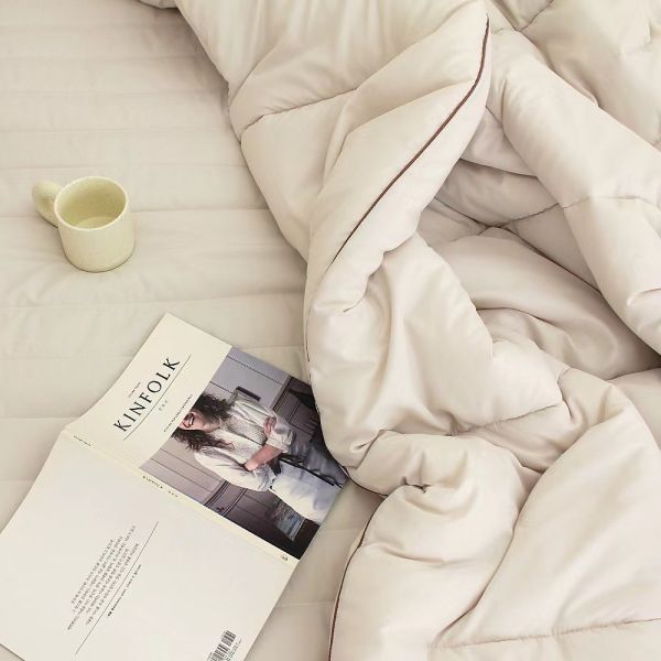 U01.素面滾邊四季被 