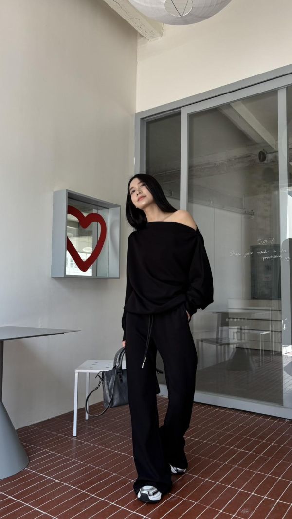 極簡高級斜肩套裝（黑色） 