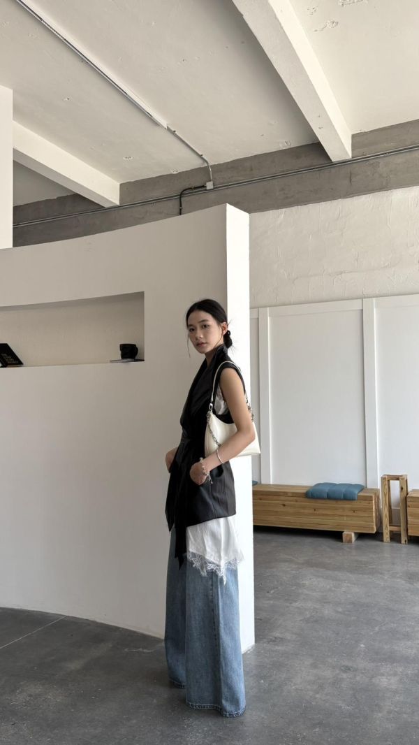 大翻領皮背心（黑色） 