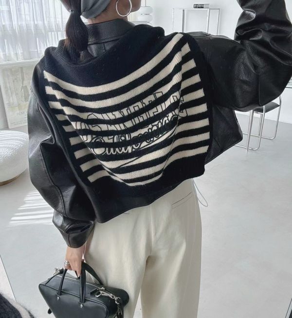 W25.英文配條披肩 