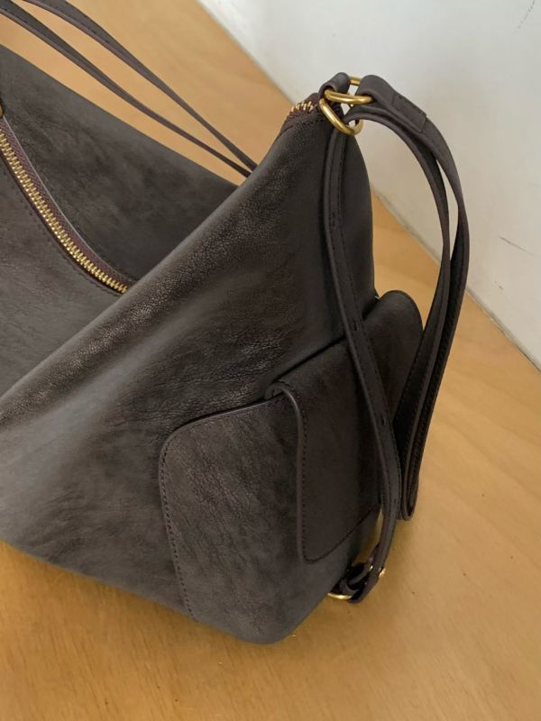 檔口獨家訂製擦牛皮包（烏木色） 