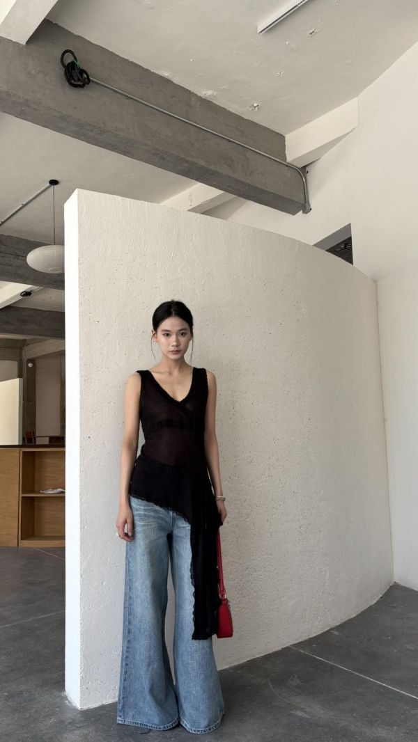 蕾絲拼接背心（黑色） 