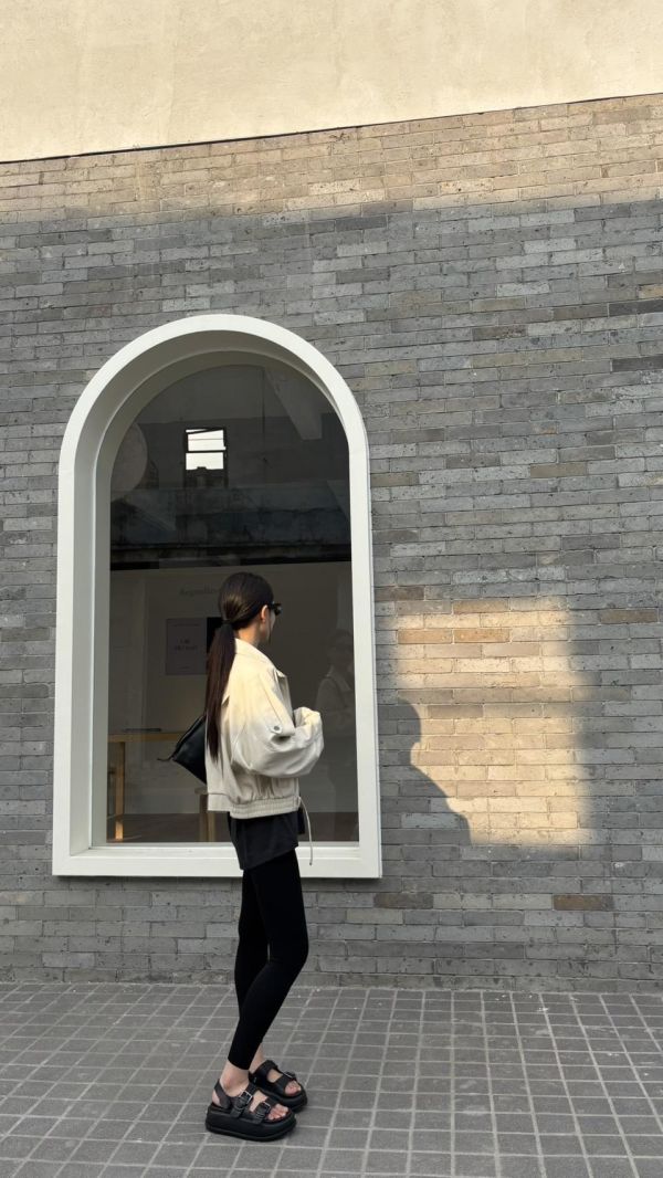 雲感羊紋軟糯廓形皮外（奶白） 