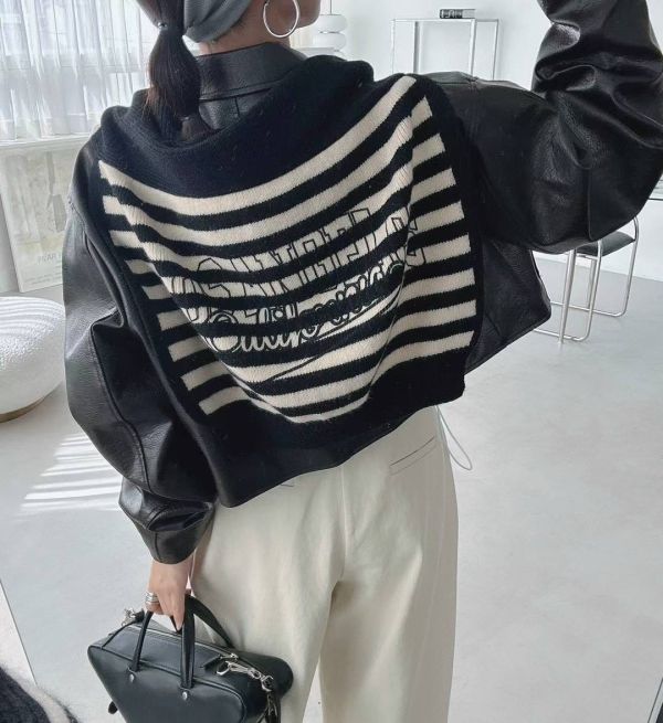 W25.英文配條披肩 