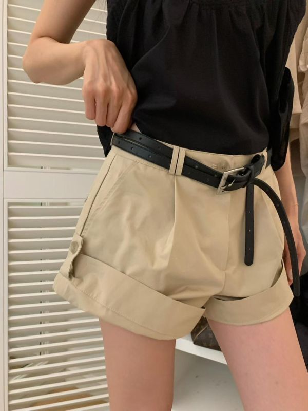 捲邊造型短褲 