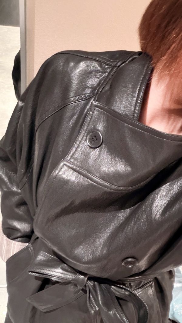 帥氣翻袖皮夾克 