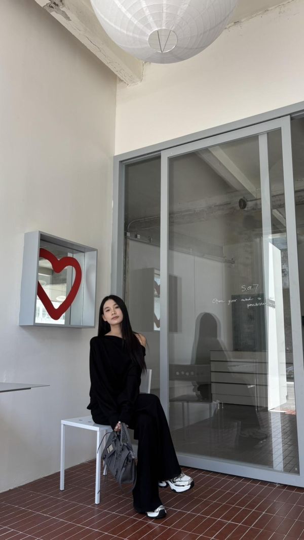 極簡高級斜肩套裝（黑色） 