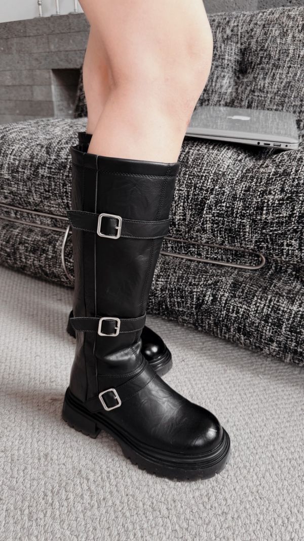 真皮釦環個性靴 