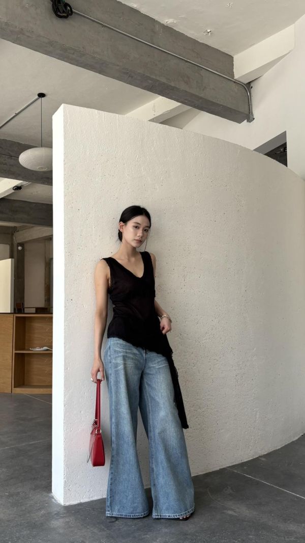 蕾絲拼接背心（黑色） 