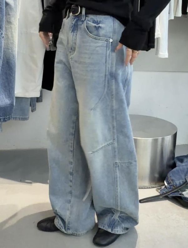 附皮帶淺色彎刀褲 