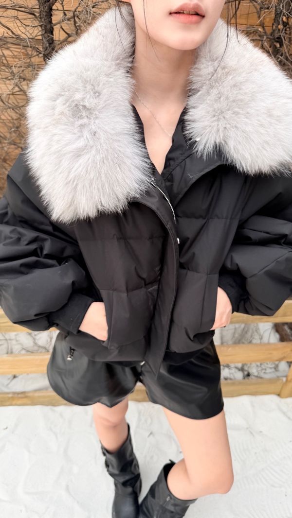 90%鴨絨狐狸毛外套（黑色） 