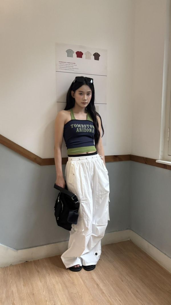 撞色款背心 
