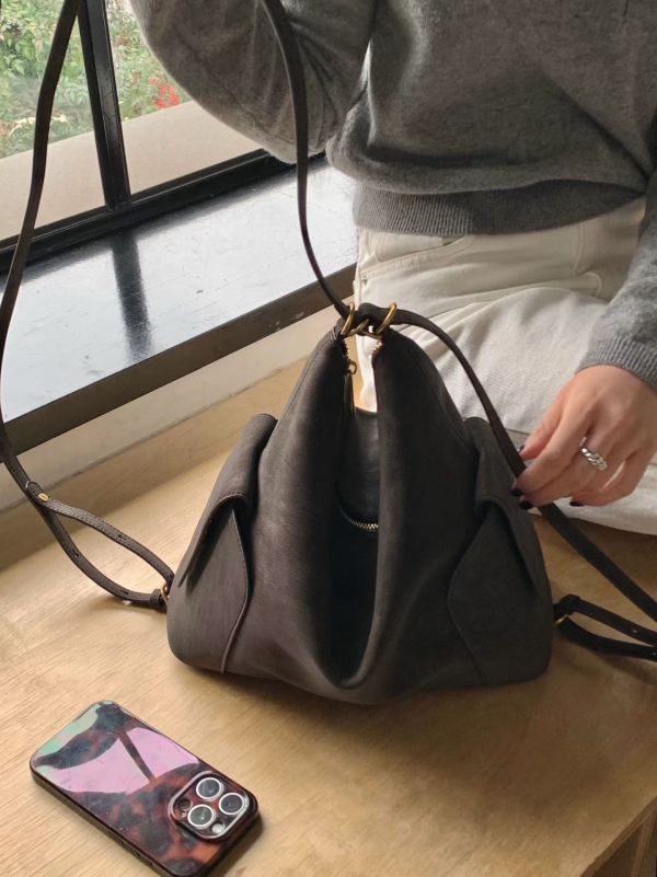 檔口獨家訂製擦牛皮包（烏木色） 