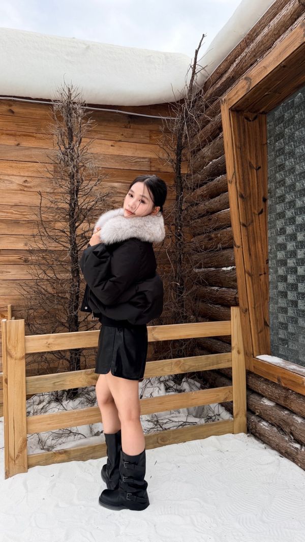 90%鴨絨狐狸毛外套（黑色） 