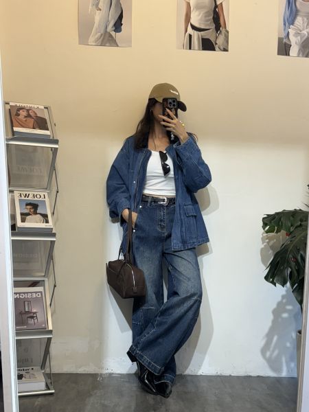 A015.下扣造型牛仔褲 