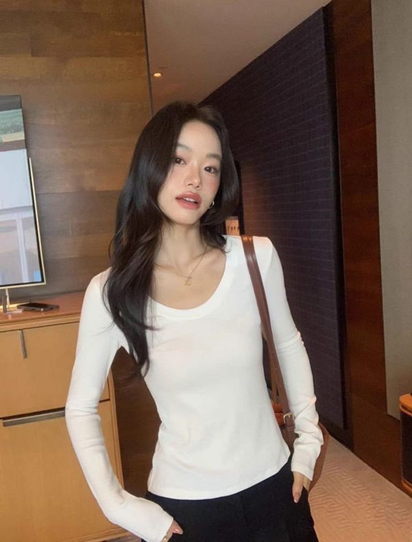 蛋白羊絨打底上衣 