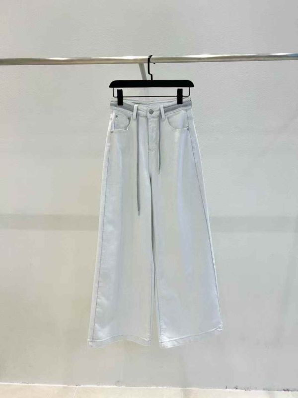 W18.配色牛仔褲 