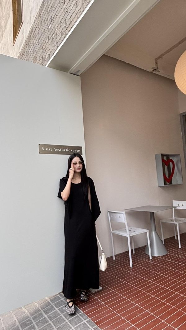 綁帶披肩背心洋裝（黑色） 