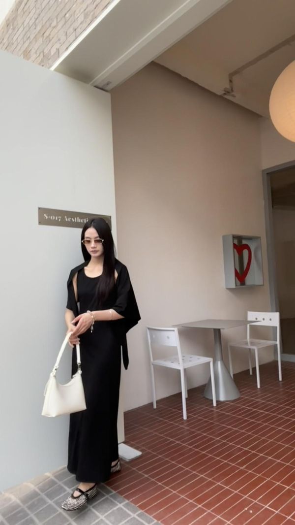 綁帶披肩背心洋裝（黑色） 