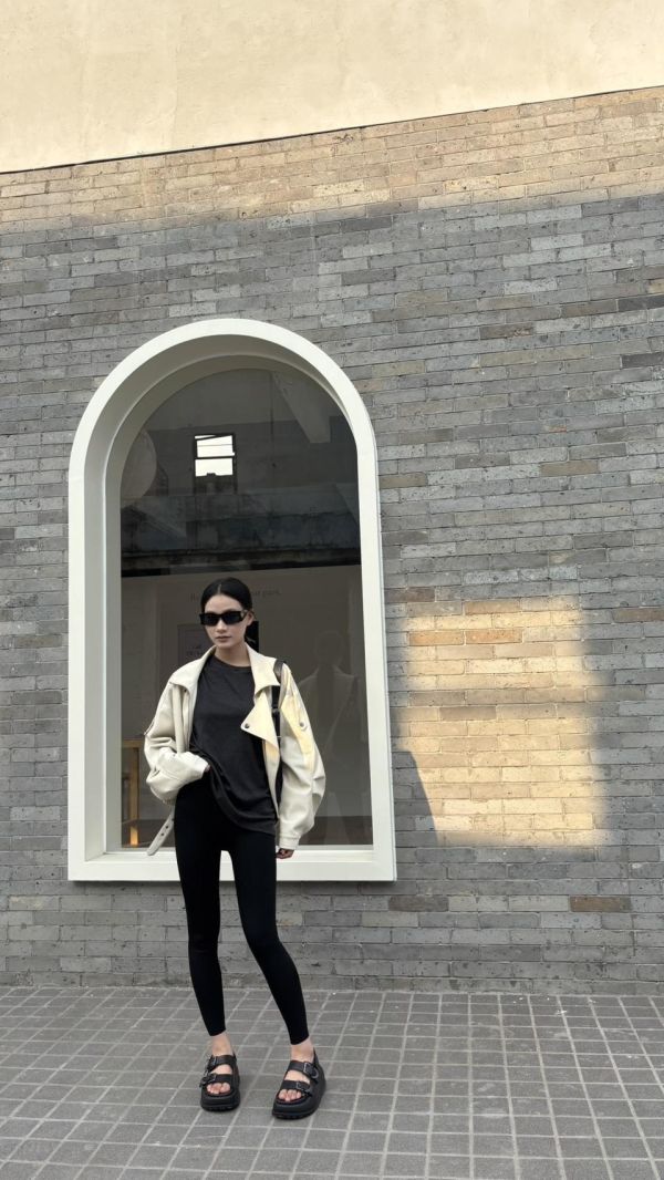 雲感羊紋軟糯廓形皮外（奶白） 