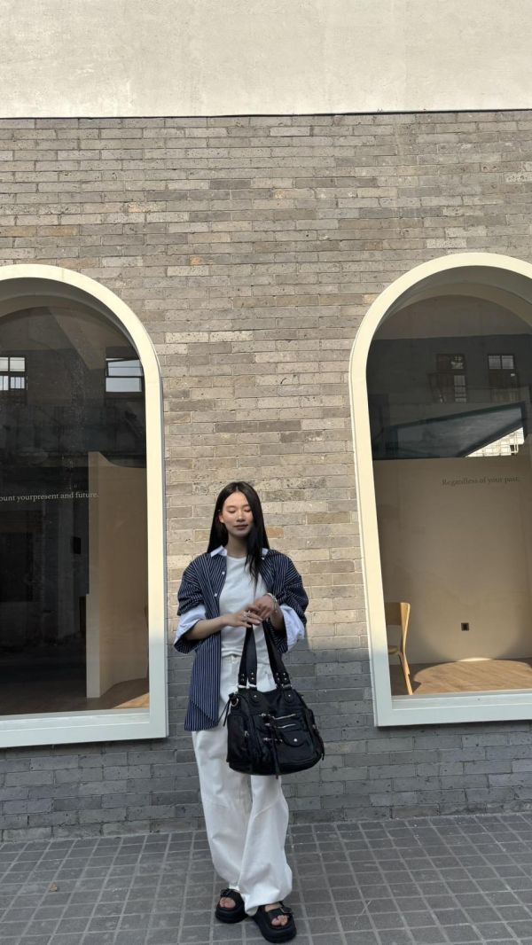 領袖配色條紋摁 