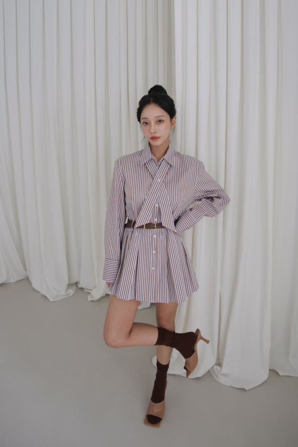 S05.翻領條紋連身裙 