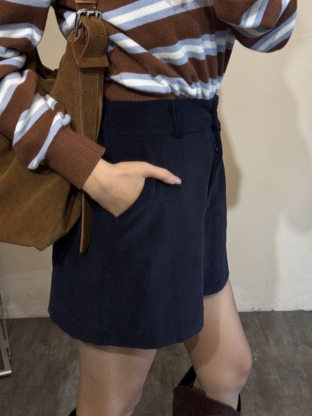 T013.燈芯絨短褲裙 