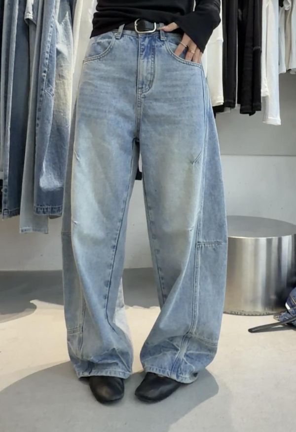 附皮帶淺色彎刀褲 