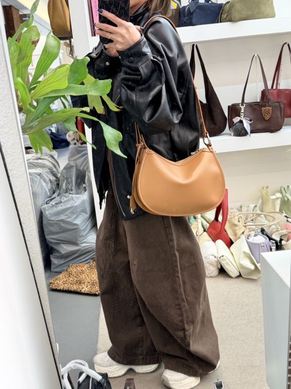 V030.馬鞍雙面包（牛皮＋麂皮） 