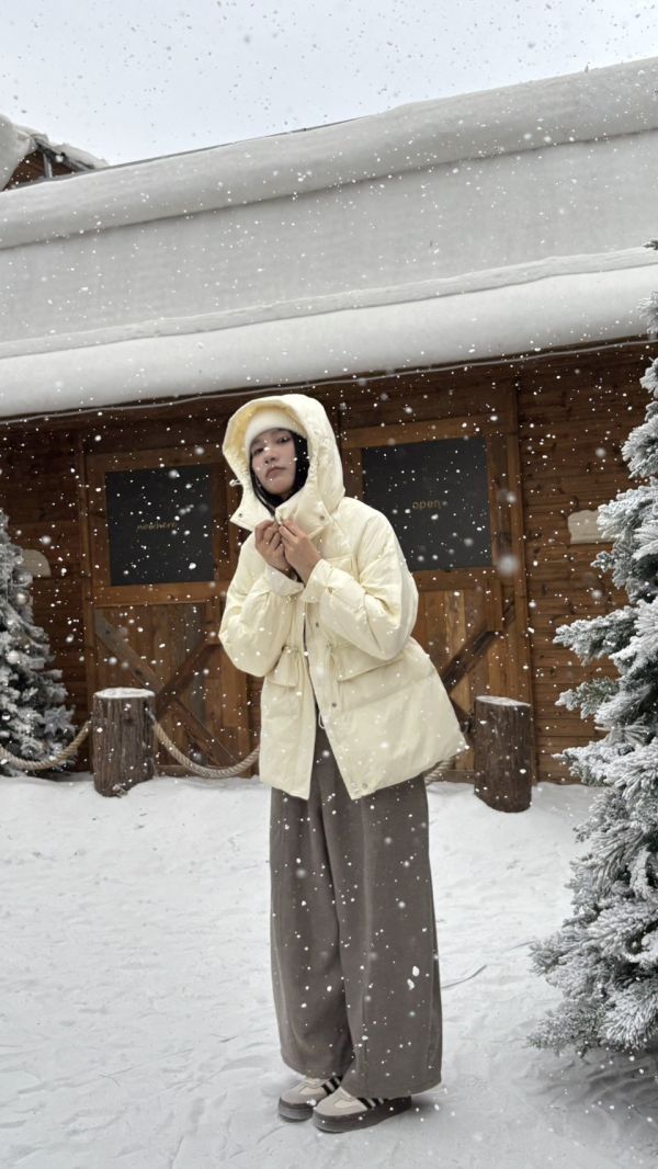 白鴨絨90%縮腰外套 