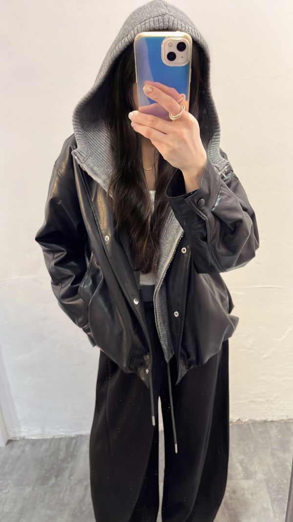 鴨絨90%角蛋白皮外套（黑色） 